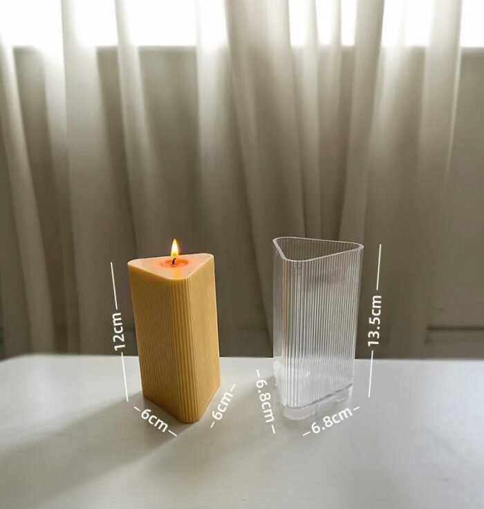 ⁦عمود اكريلك مثلث وسط⁩ - الصورة ⁦2⁩