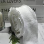 شريط هدايا مموج ابيض - عرض 4 سم