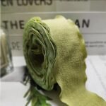 شريط هدايا مموج اخضر - عرض 4 سم