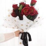 ⁦ورق زبدة مع دوائر ذهبية - لون ابيض وذهبي - 10 أوراق⁩ - الصورة ⁦4⁩