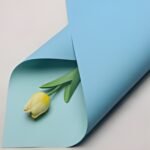 ورق تغليف هدايا - لون ازرق مع ازرق سماوي