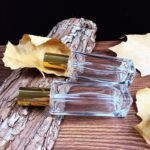 ⁦علب عطر زجاج مربع شفاف مع غطاء ذهبي - 10 مل⁩ - الصورة ⁦3⁩