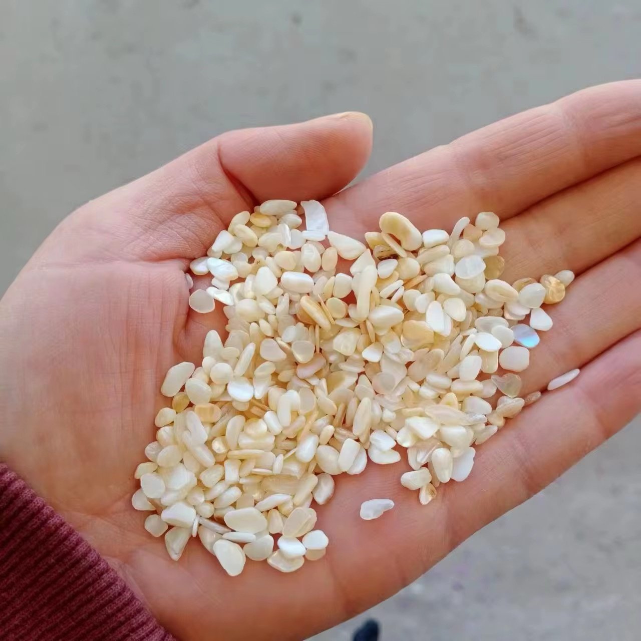 img_5685 احجار لؤلؤ مكسر - 100 غرام - الصورة 1