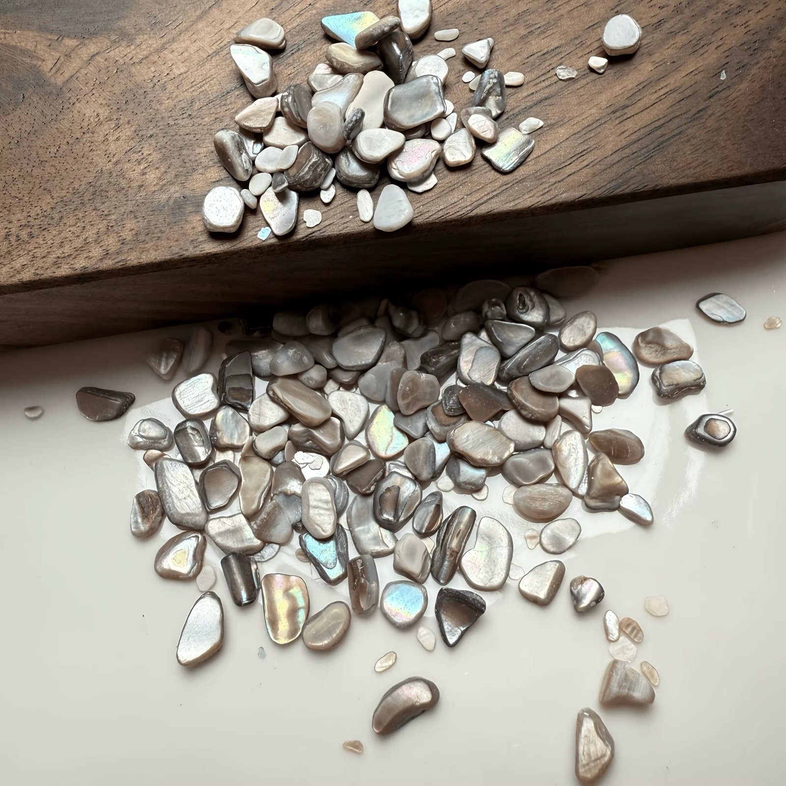 img_5687 احجار تزين صغيرة- اسود ورمادي -100 غرام - الصورة 1