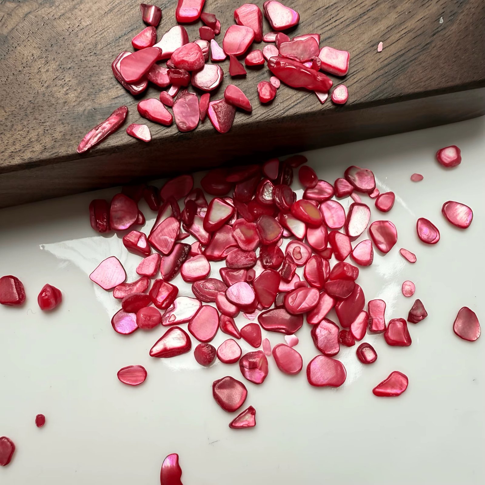 img_5688 احجار تزين صغيرة-احمر- 100 غرام - الصورة 1