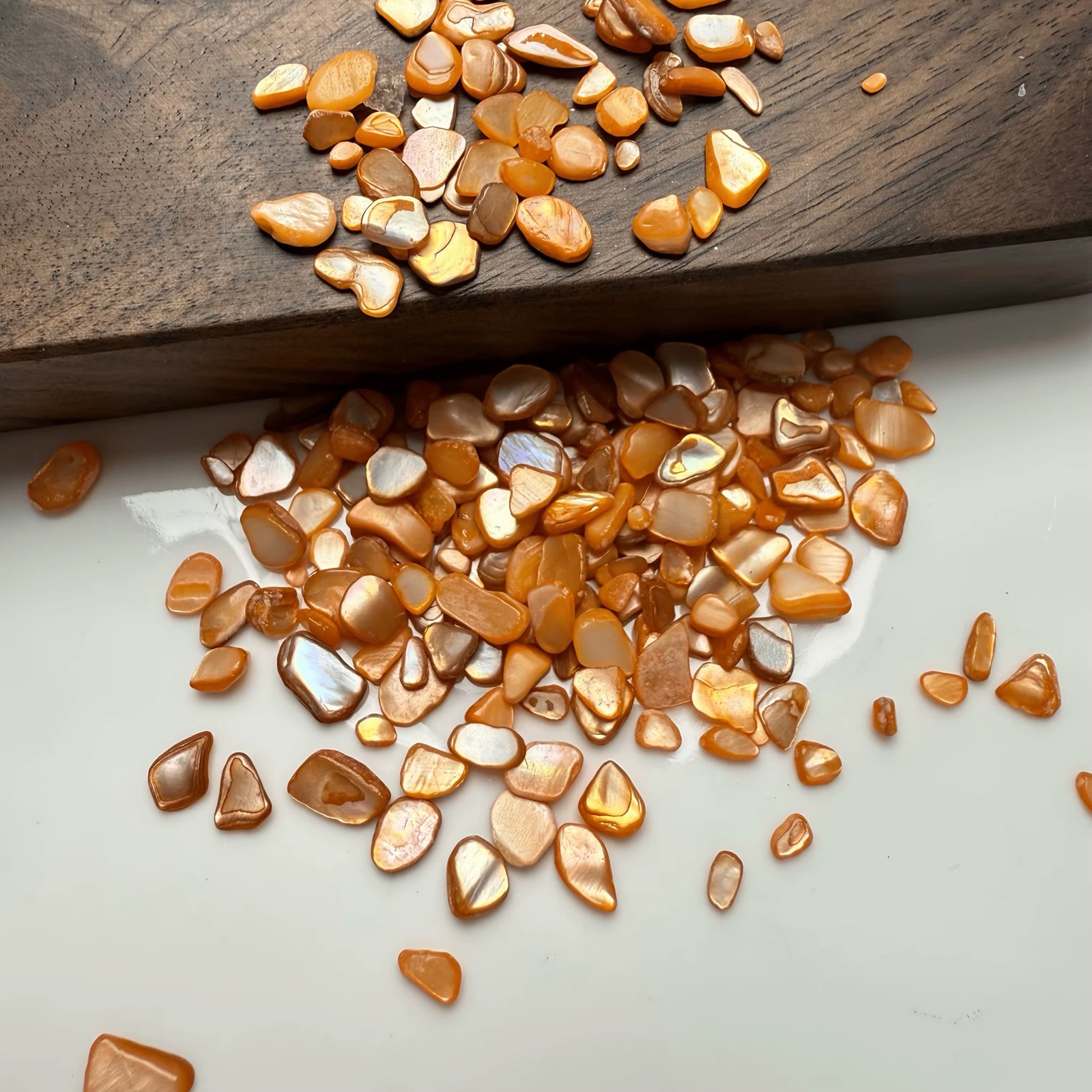 img_5689 احجار تزين صغيرة-ذهبي-100 غرام - الصورة 1