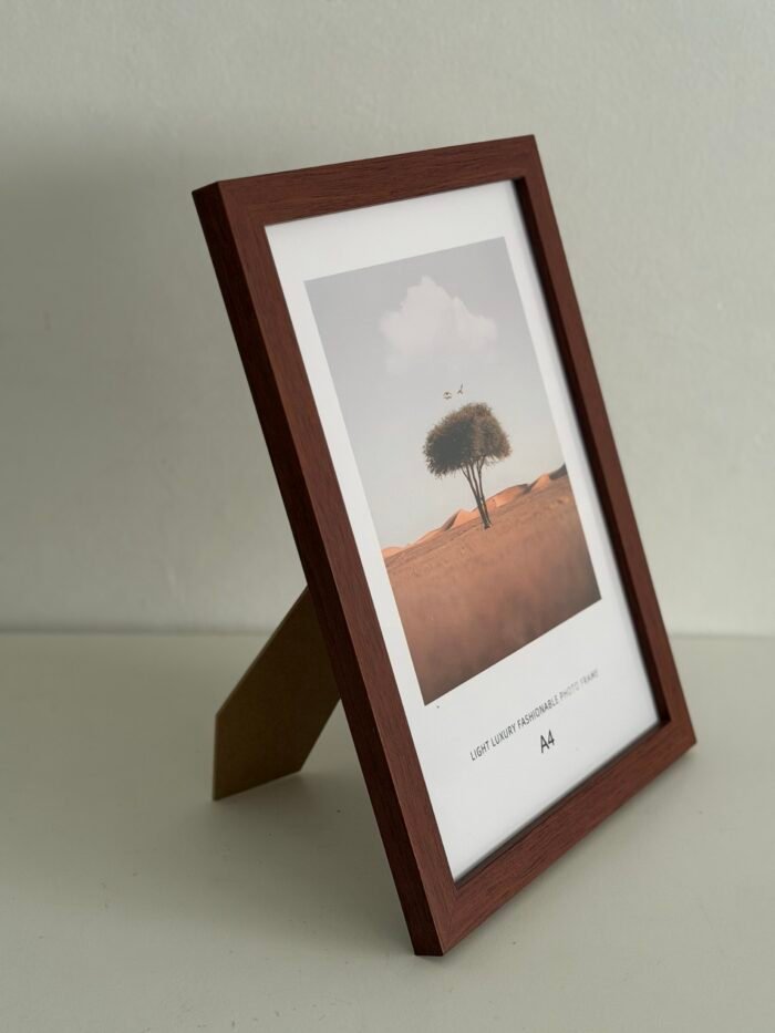 ⁦برواز اطار خشبي غامق - كبير A4⁩ - الصورة ⁦2⁩
