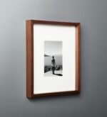 ⁦برواز اطار خشبي غامق - كبير A4⁩ - الصورة ⁦5⁩