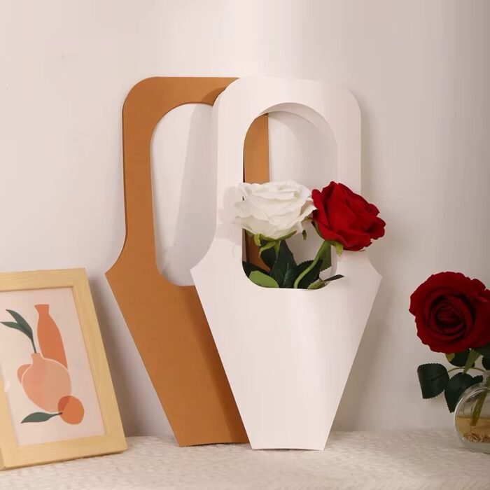 ⁦حقيبة كرافت أنيقة لتنسيق الورد – ابيض⁩ - الصورة ⁦2⁩